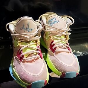 Nike Kyrie Infinity 1 world 1 people shoe
